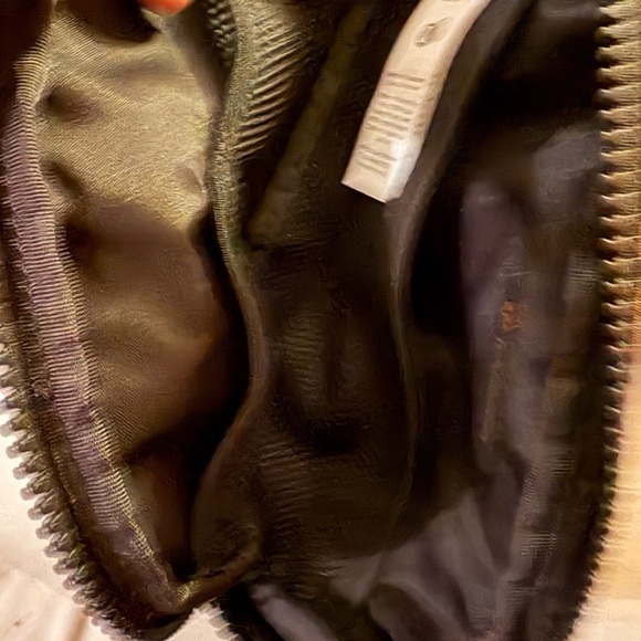 Lululemon everywhere belt bag  Brown Leopard print like new - Picture 4 of 7